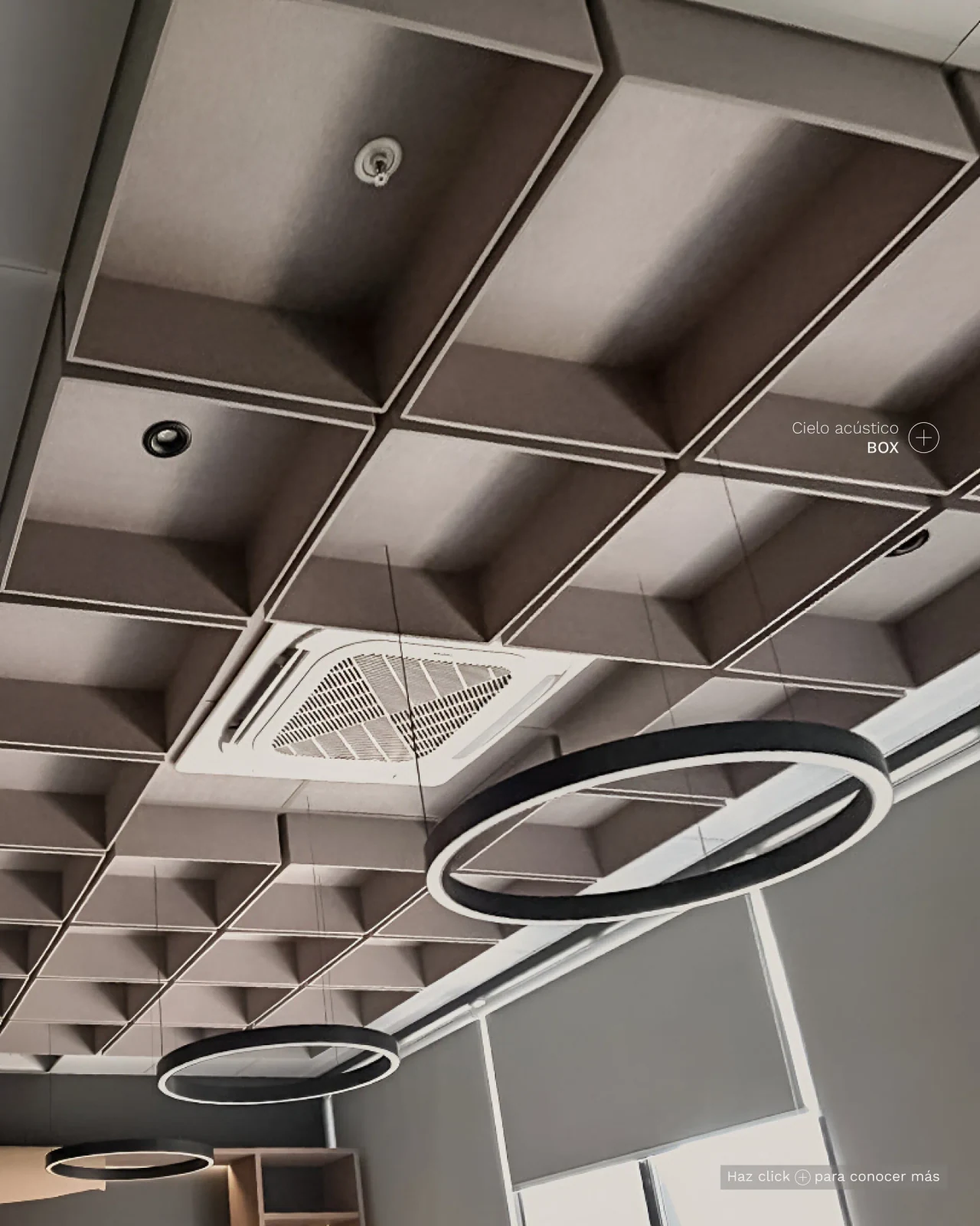 Cielos acústicos modulares y de gran formato