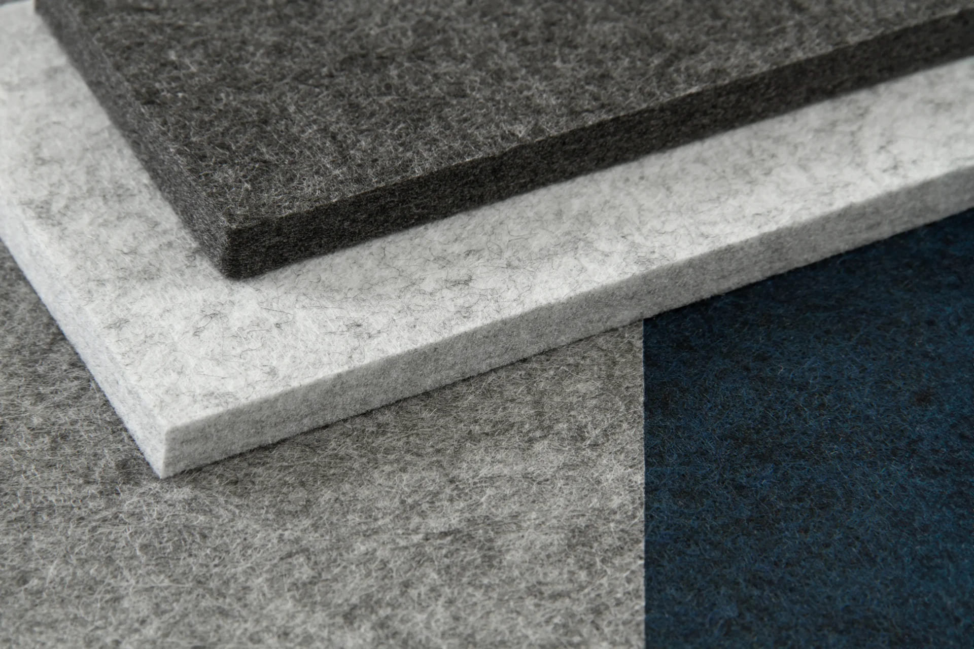 Placa de fieltro PET acústico reciclado utilizada en soluciones de acondicionamiento acústico interior